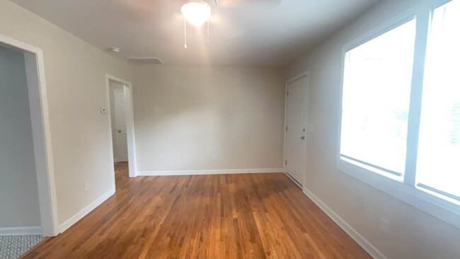Building Photo - Convenient Columbia Living – Renovated Duplex Near Two Notch & Forest Dr