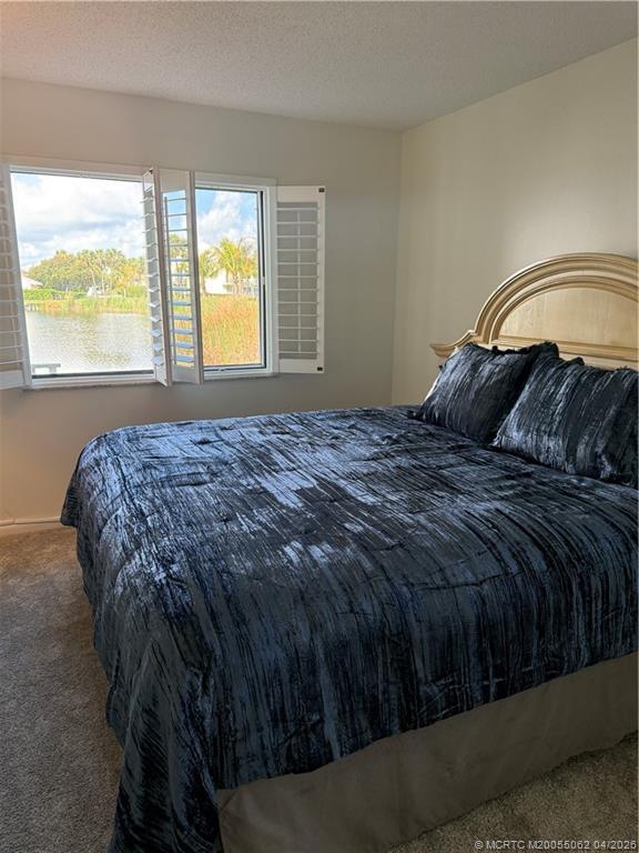 Building Photo - 554 NE Plantation Rd