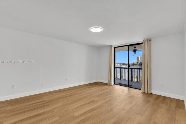 Building Photo - 200 Golden Isles Dr