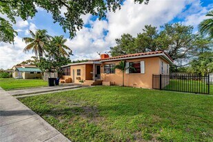 Building Photo - 1171 NE 161st Ter