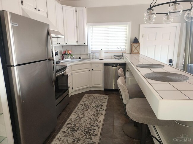 Building Photo - 399 Oregon St