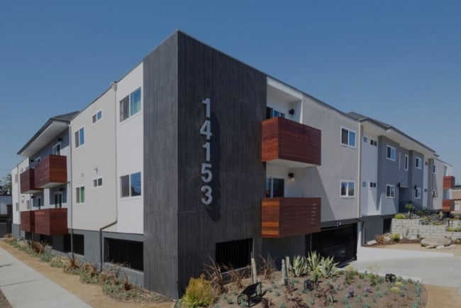 Primary Photo - Victory Apartments
