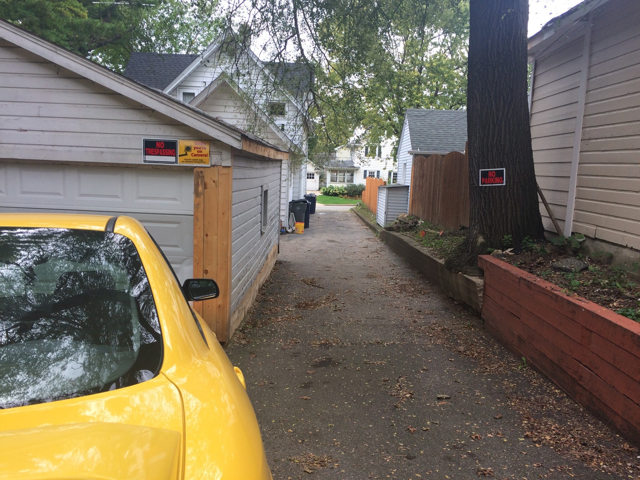 Building Photo - 520 Lawrence Ave