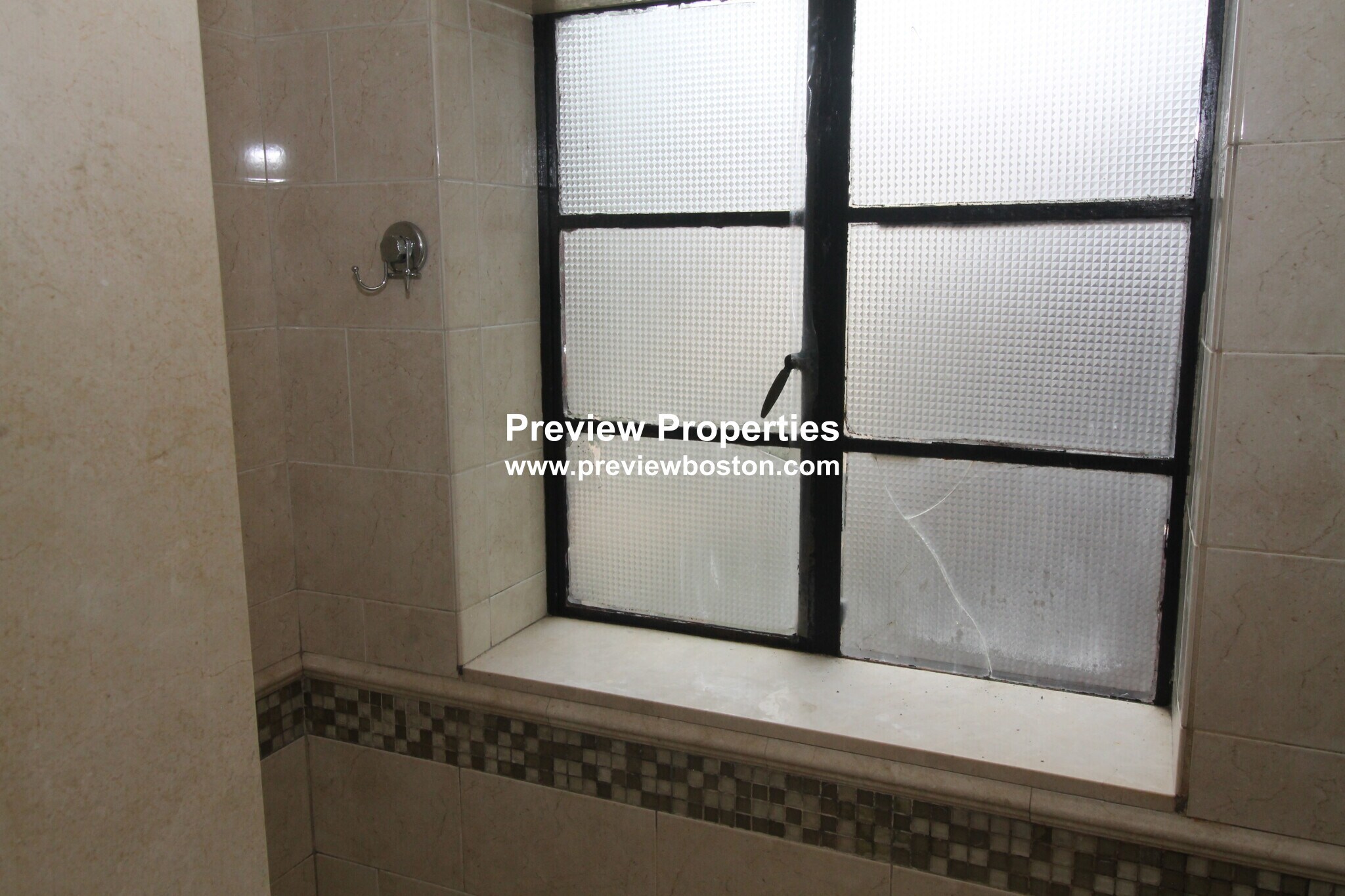 Building Photo - 97 Strathmore Rd