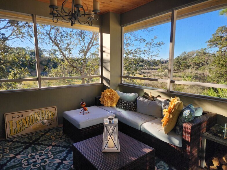 Building Photo - 1800 The Greens Way