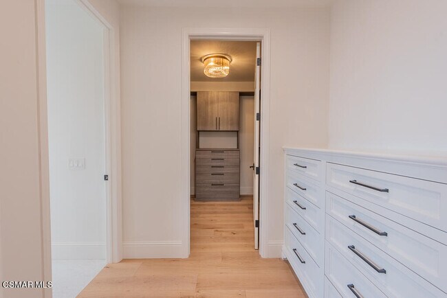 Building Photo - 2390 Crombie Ct