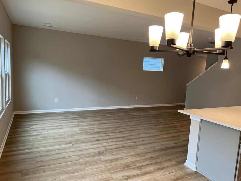 Building Photo - 1640 Autumn Spice Pl