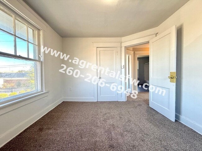 Building Photo - 3 Bedroom House