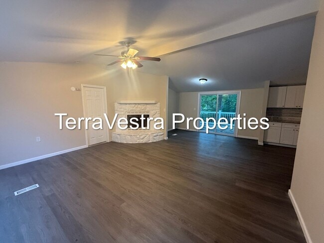 Building Photo - Single Family in Williamstown. Eligible fo...