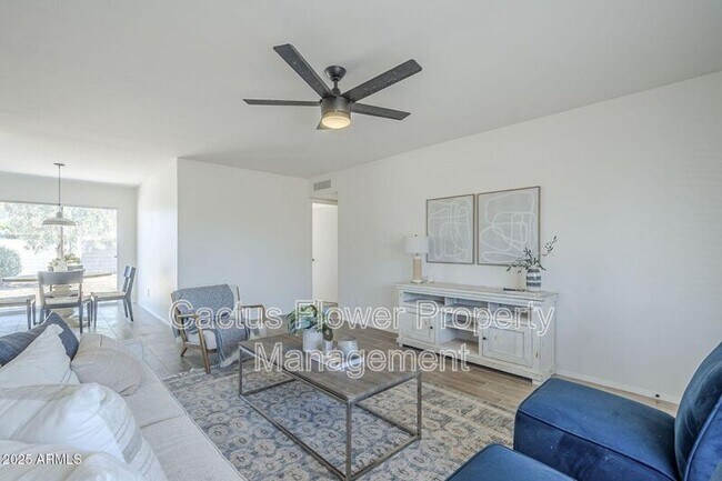 Building Photo - 1708 W Estrella Dr