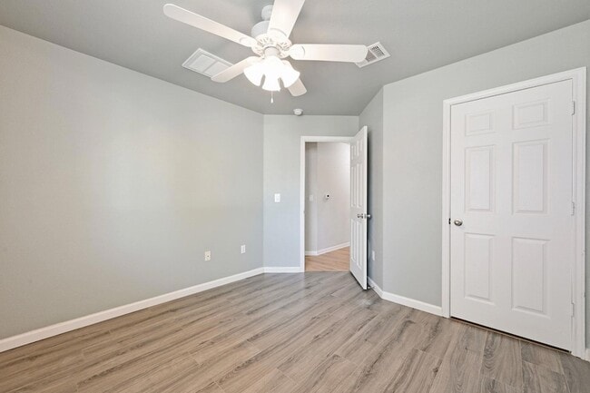 Building Photo - 411 Langely