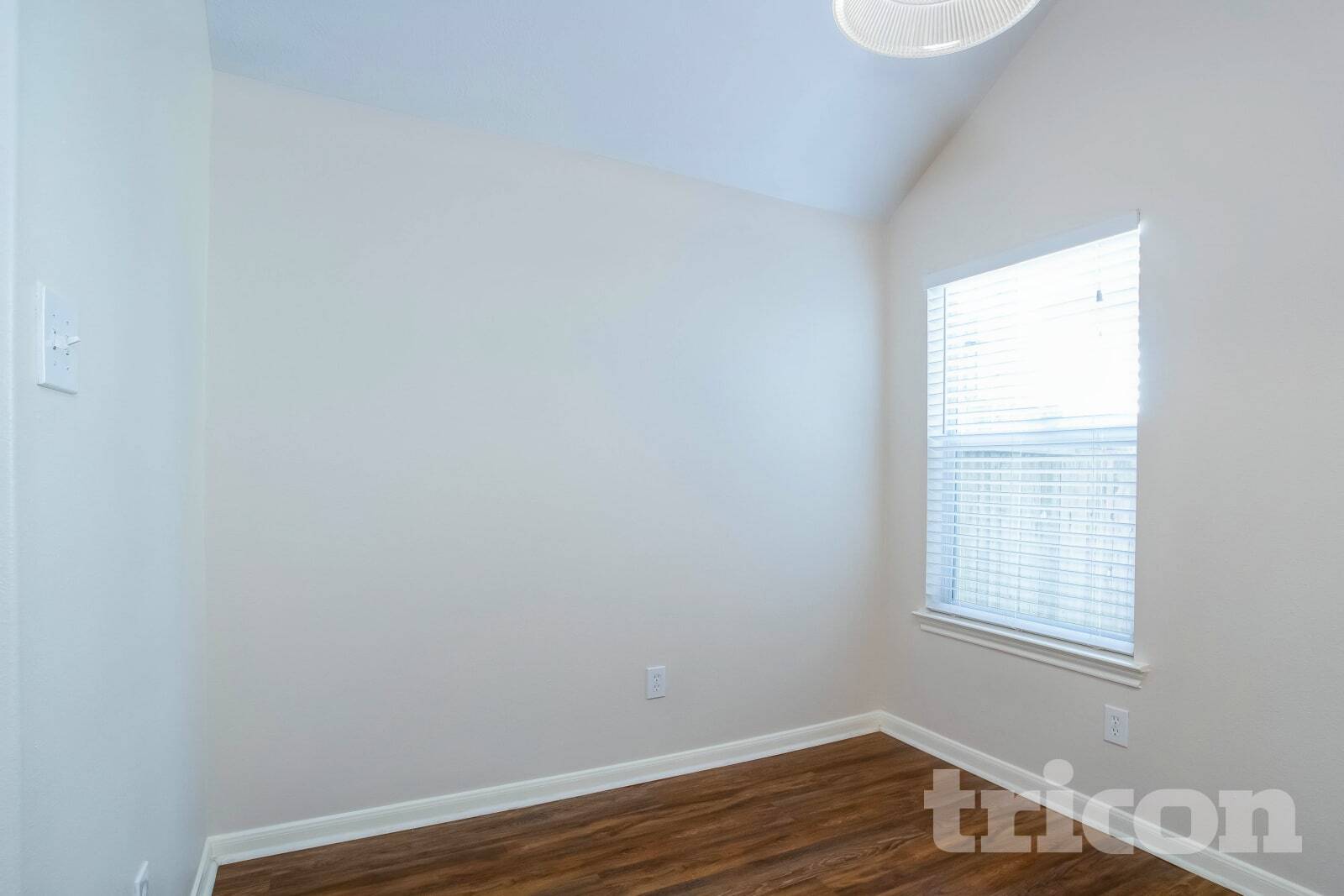 Building Photo - 810 Forest Hillside Ln