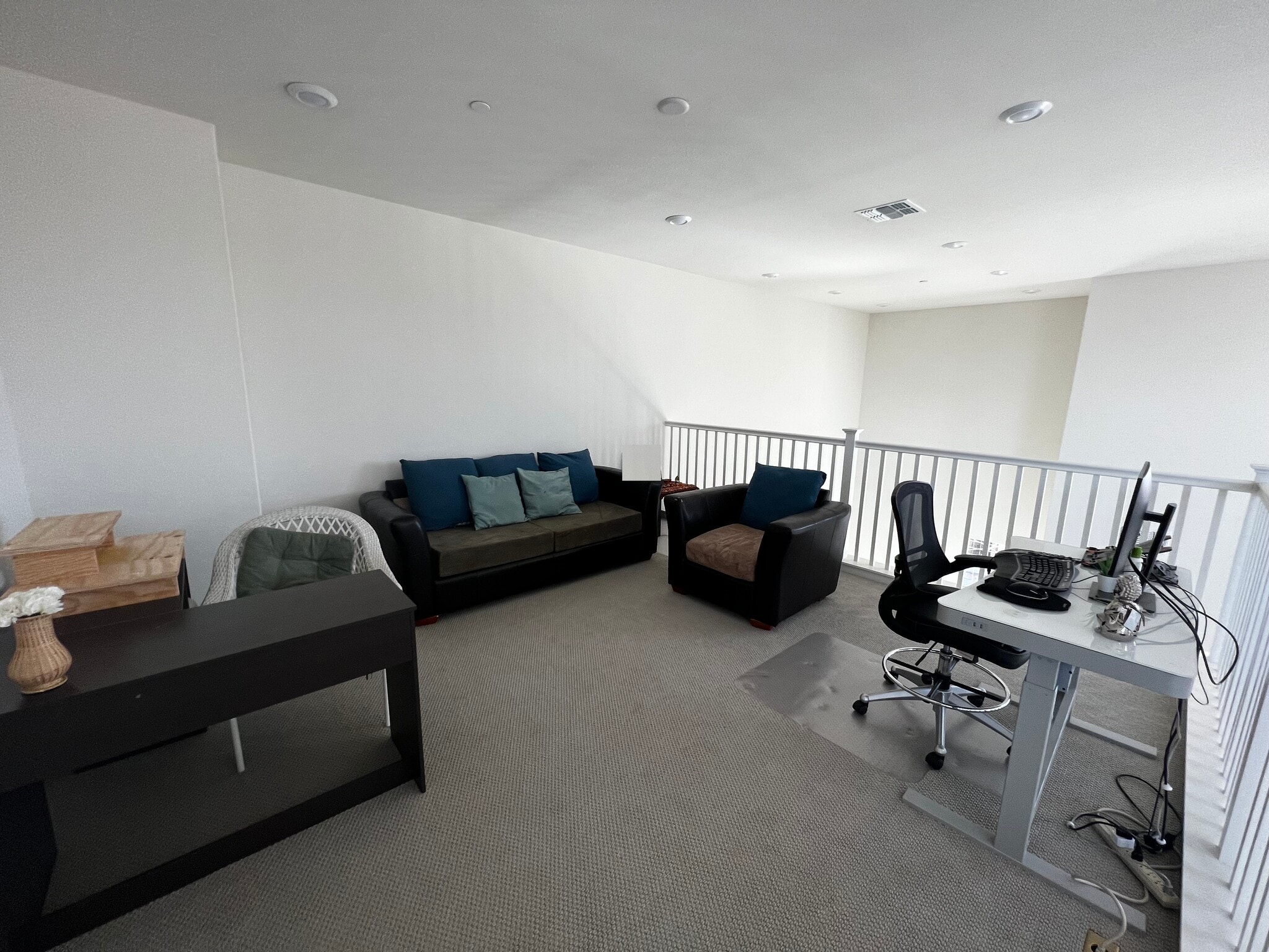 Building Photo - 45079 Insight St