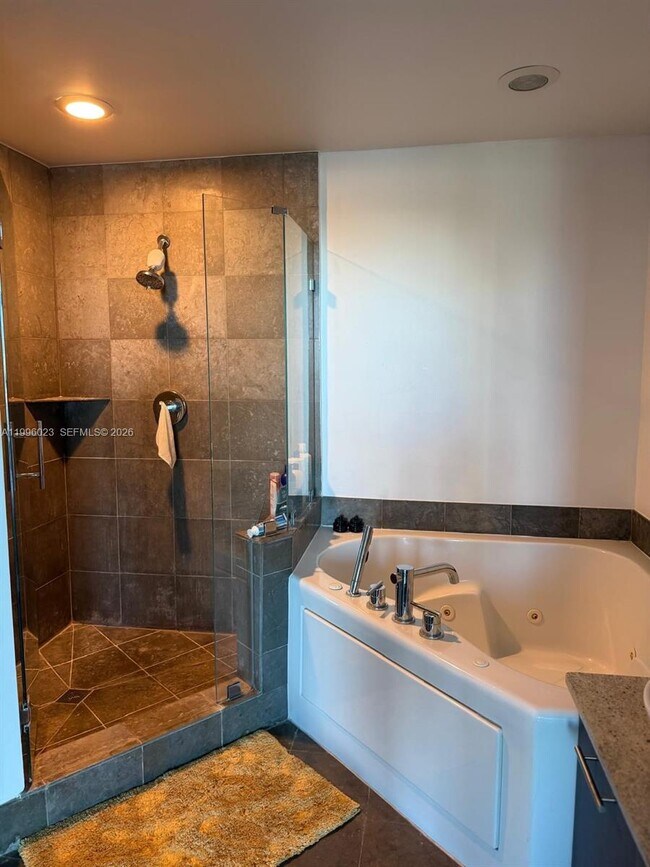 Building Photo - 3029 NE 188th St