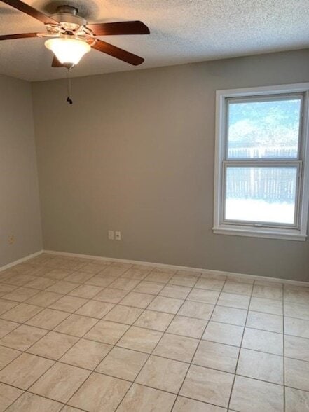 Building Photo - 7016 York Ave