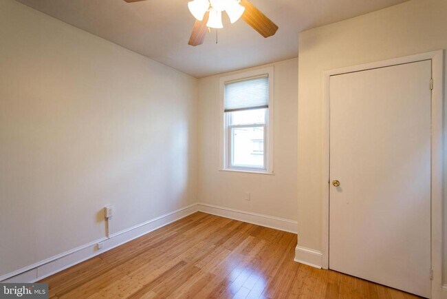 Building Photo - 2055 Catharine St