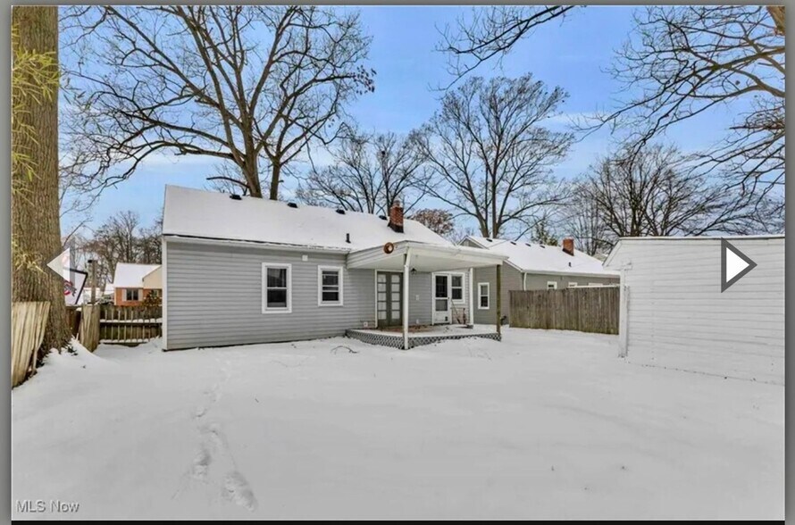 Building Photo - 595 Oakmoor Rd