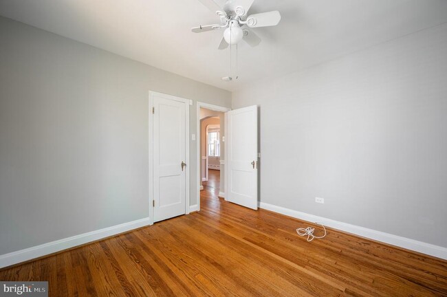 Building Photo - 506 E Windsor Ave