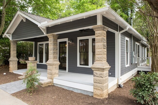 Building Photo - 2018 Englewood Ave