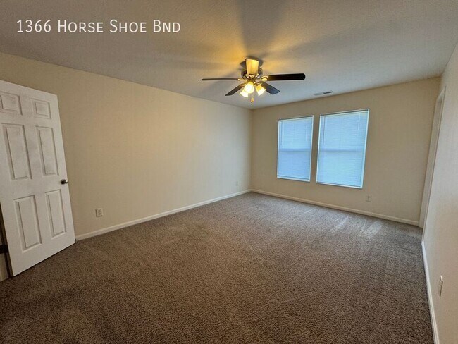 Building Photo - 1366 Horse Shoe Bnd