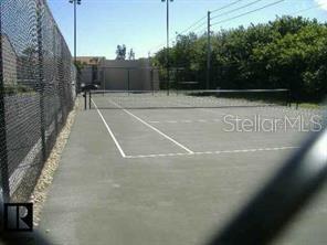 Building Photo - 876 116th Ave N