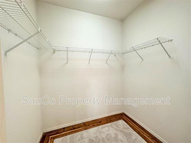 Building Photo - 1867 NE Ashberry Dr