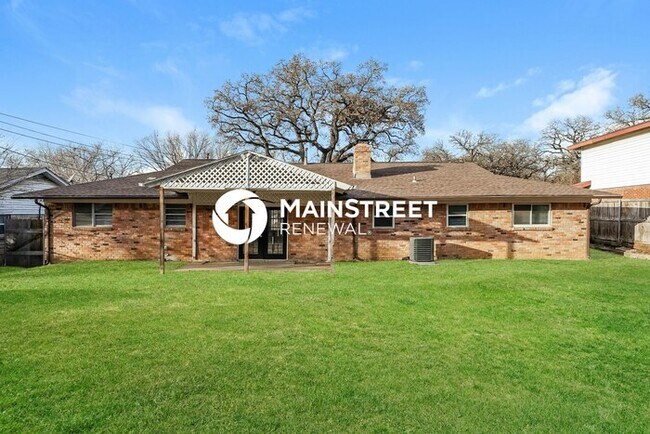 Building Photo - 3 Bedroom Pet-Friendly Home in North Richland Hills, TX with Main Street Renewal
