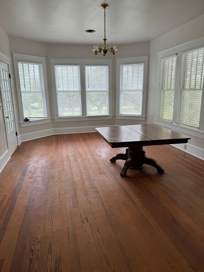 Building Photo - Charming Remodeled Home in West Lampasas