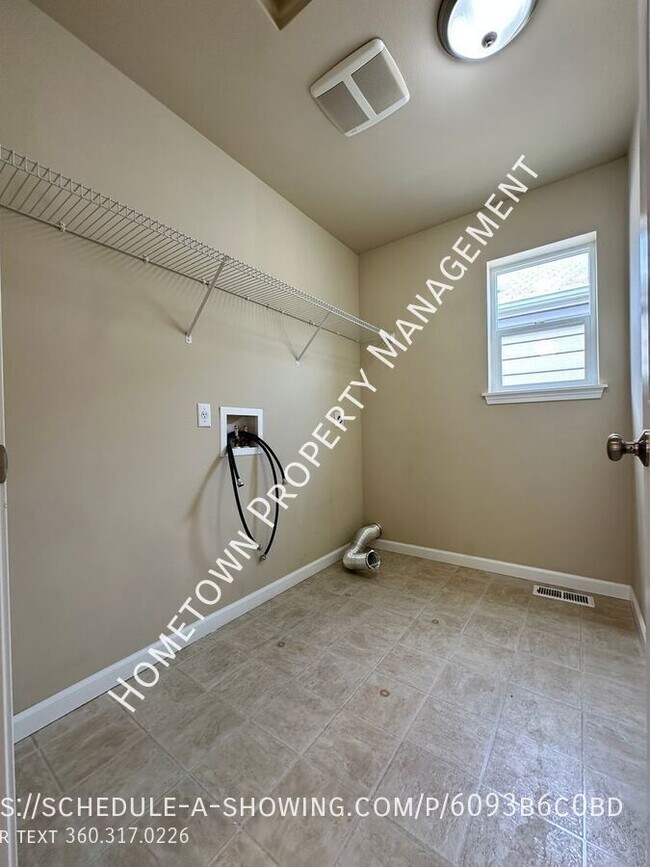 Building Photo - 4439 Fairweather St NE