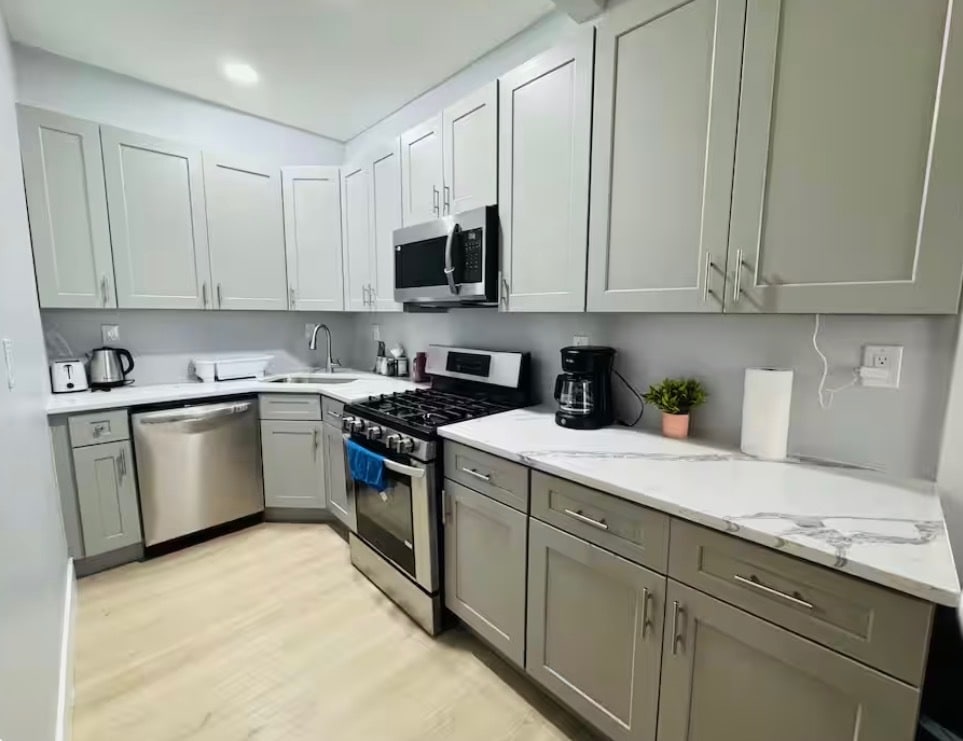 Building Photo - 29 W 26th St