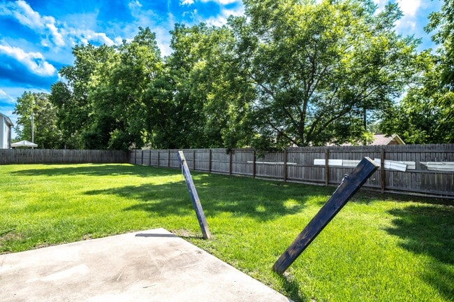 Building Photo - 103 Perry Meadows Dr