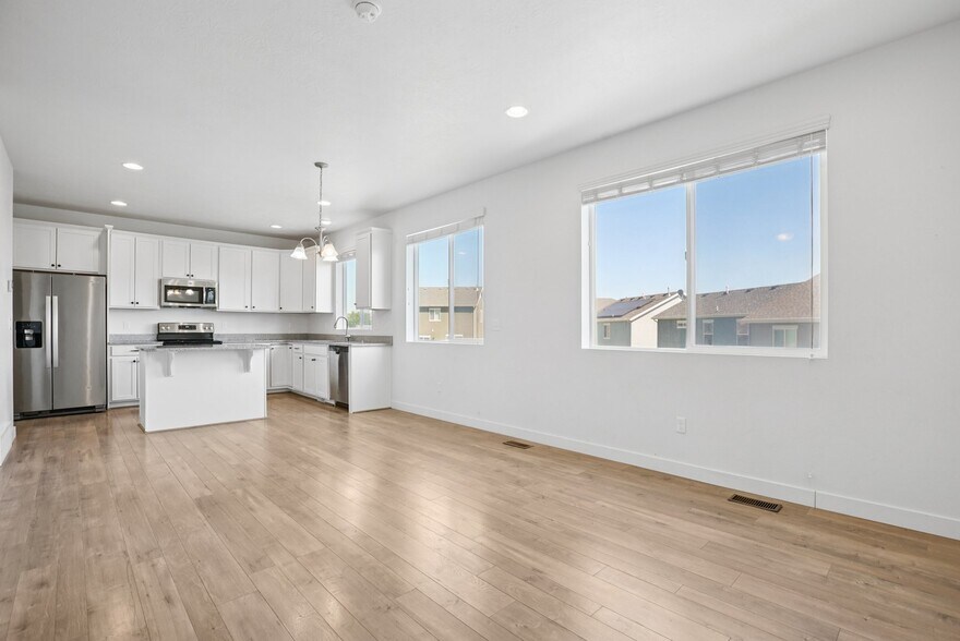Building Photo - 3013 South Red Pine Drive