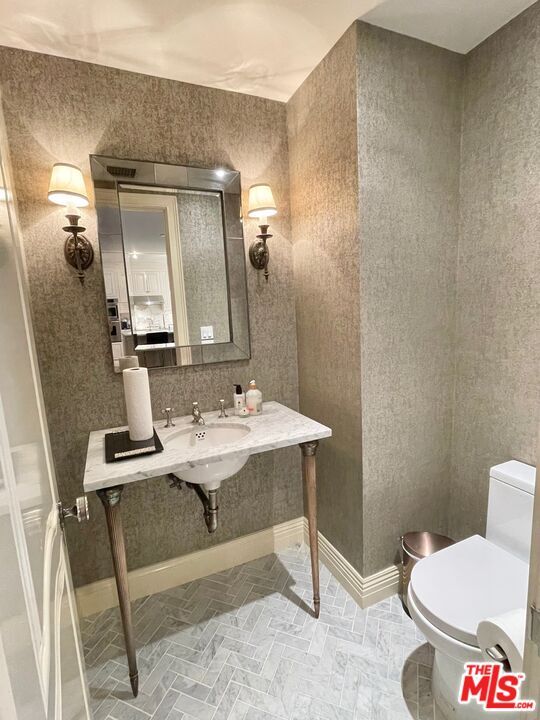 Building Photo - 10660 Wilshire Blvd