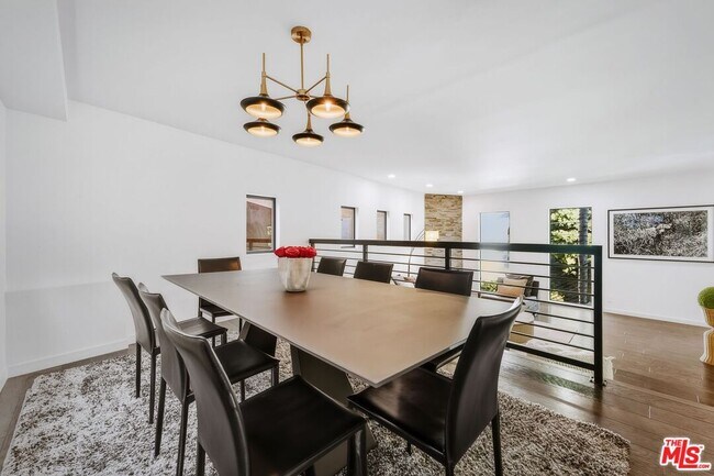 Building Photo - 3601 Dixie Canyon Pl