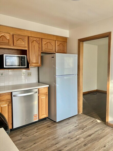 Building Photo - 1345 S Mannheim Rd