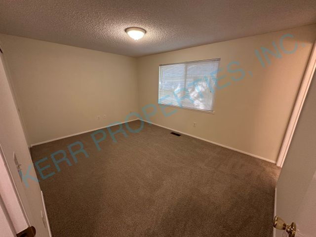 Building Photo - 2530 NE Hale Ave