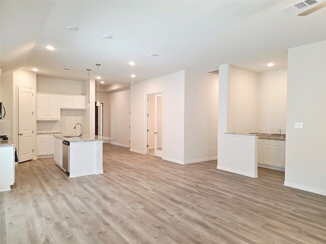 Building Photo - 2222 Vigilance Ct