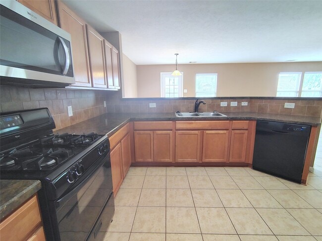 Building Photo - 1206 Larks Trace Ln