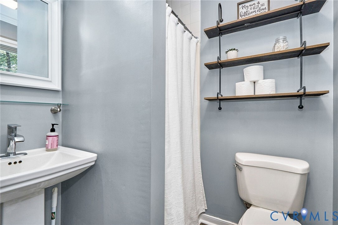 Building Photo - 3434 Castlebury Dr