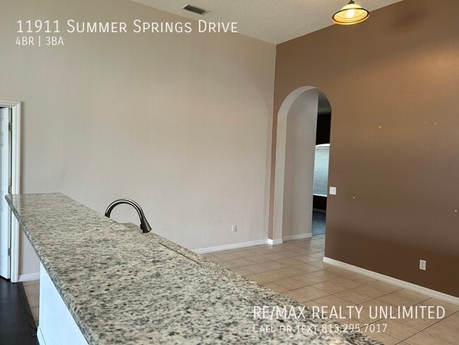 Building Photo - 11911 Summer Springs Dr