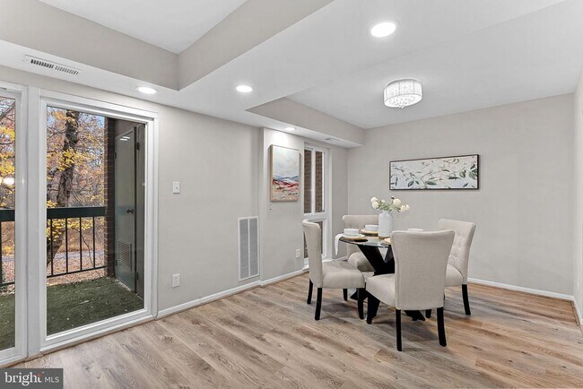 Building Photo - 11808 Breton Ct