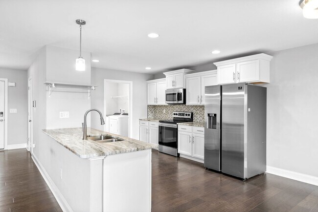 Building Photo - 3482 Southwood Dr