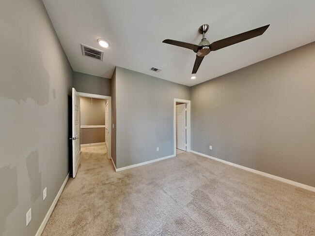 Building Photo - 1571 Fiji St
