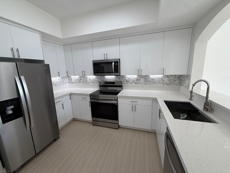 Building Photo - 8814 W Flagler St