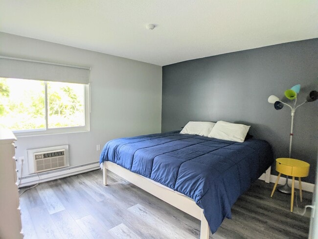 Building Photo - 107 Treetop Cir