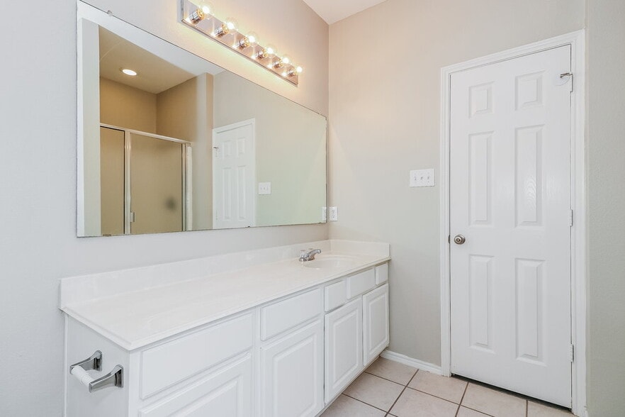 Building Photo - 408 Lead Creek Dr