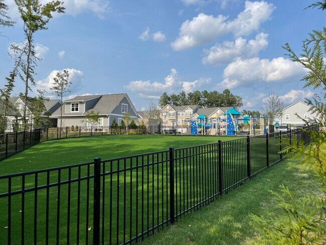 Building Photo - Cardinal | 4 Bed 2.5 Bath | Garage | 1895 sf | $2959-$3255 | 8, 9, 10, 12, 14, and 15 month lease...