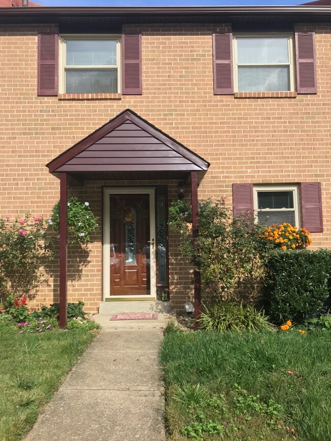 Building Photo - 102 Eaton Dr