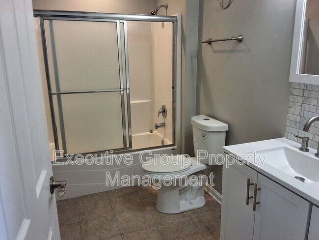 Building Photo - 200 Adena Loop