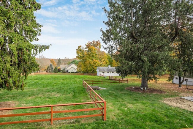 Building Photo - 64 Montebello Rd